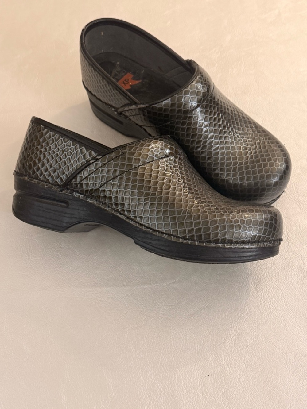 Dansko XP grey silver Metallic Snake-Print Clogs
